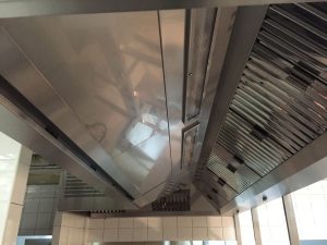 INSTALLATION HOTTE DE CUISINE PROFESSIONNELLE SUR MESURE FRANCE AIR 219